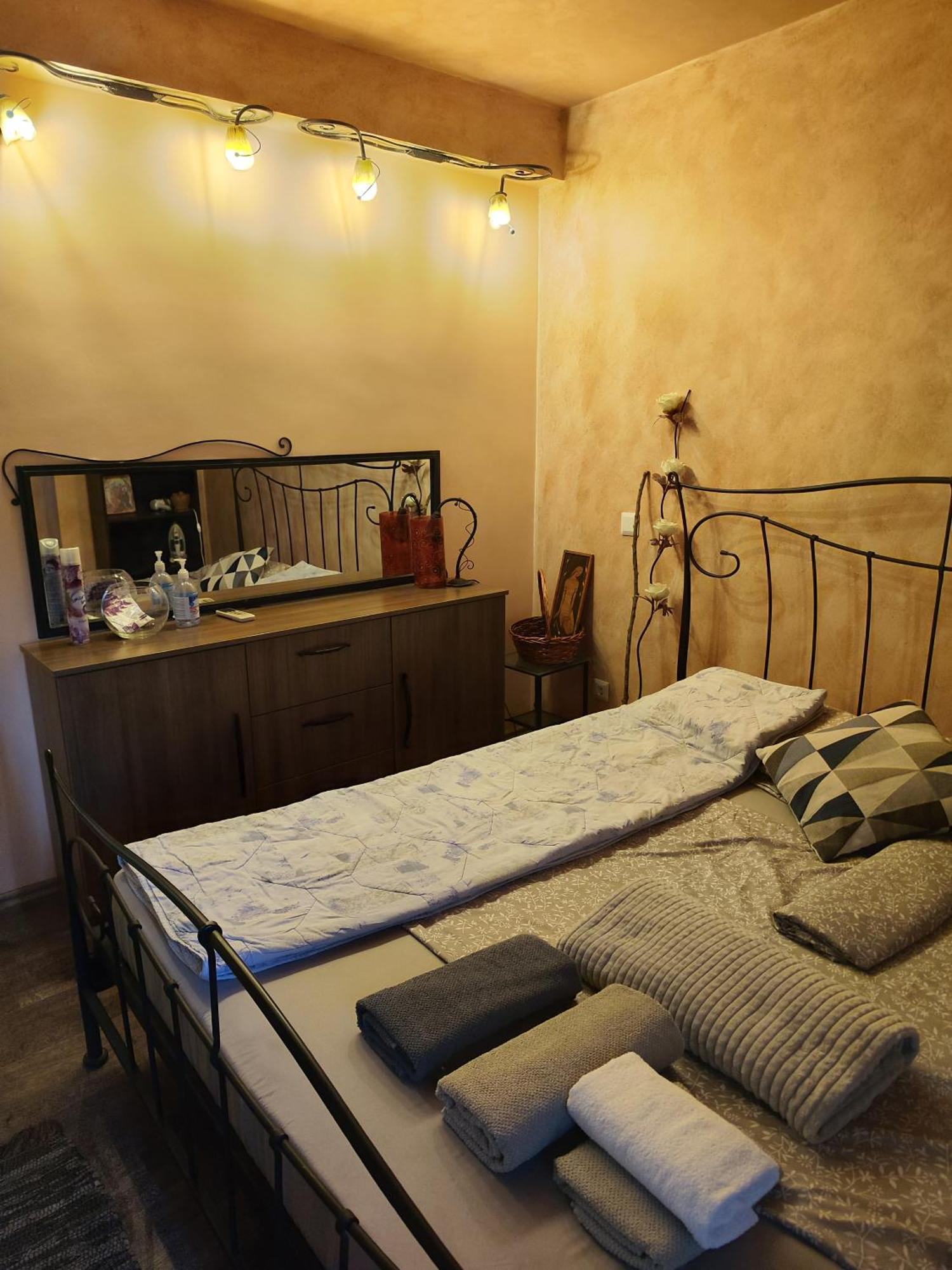 Art Apartment Kiril And Metodi Square Burgas Bilik gambar