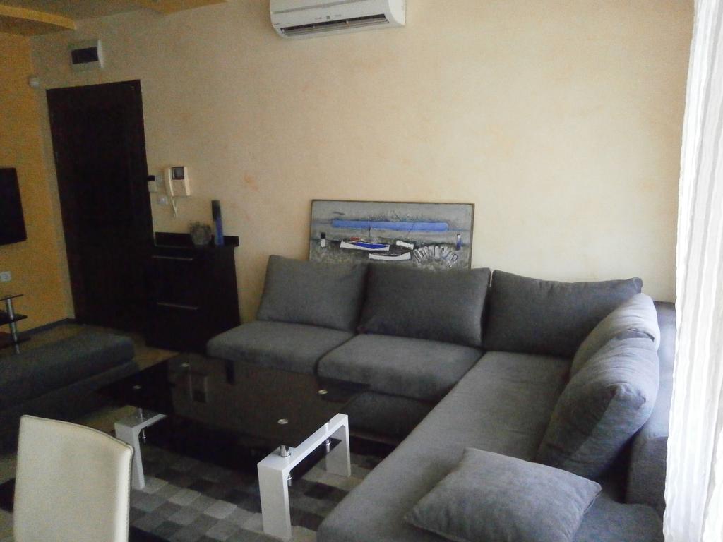 Art Apartment Kiril And Metodi Square Burgas Luaran gambar