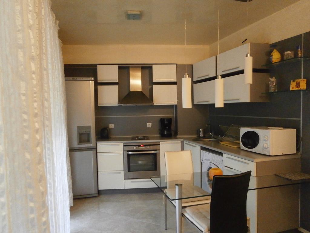 Art Apartment Kiril And Metodi Square Burgas Bilik gambar